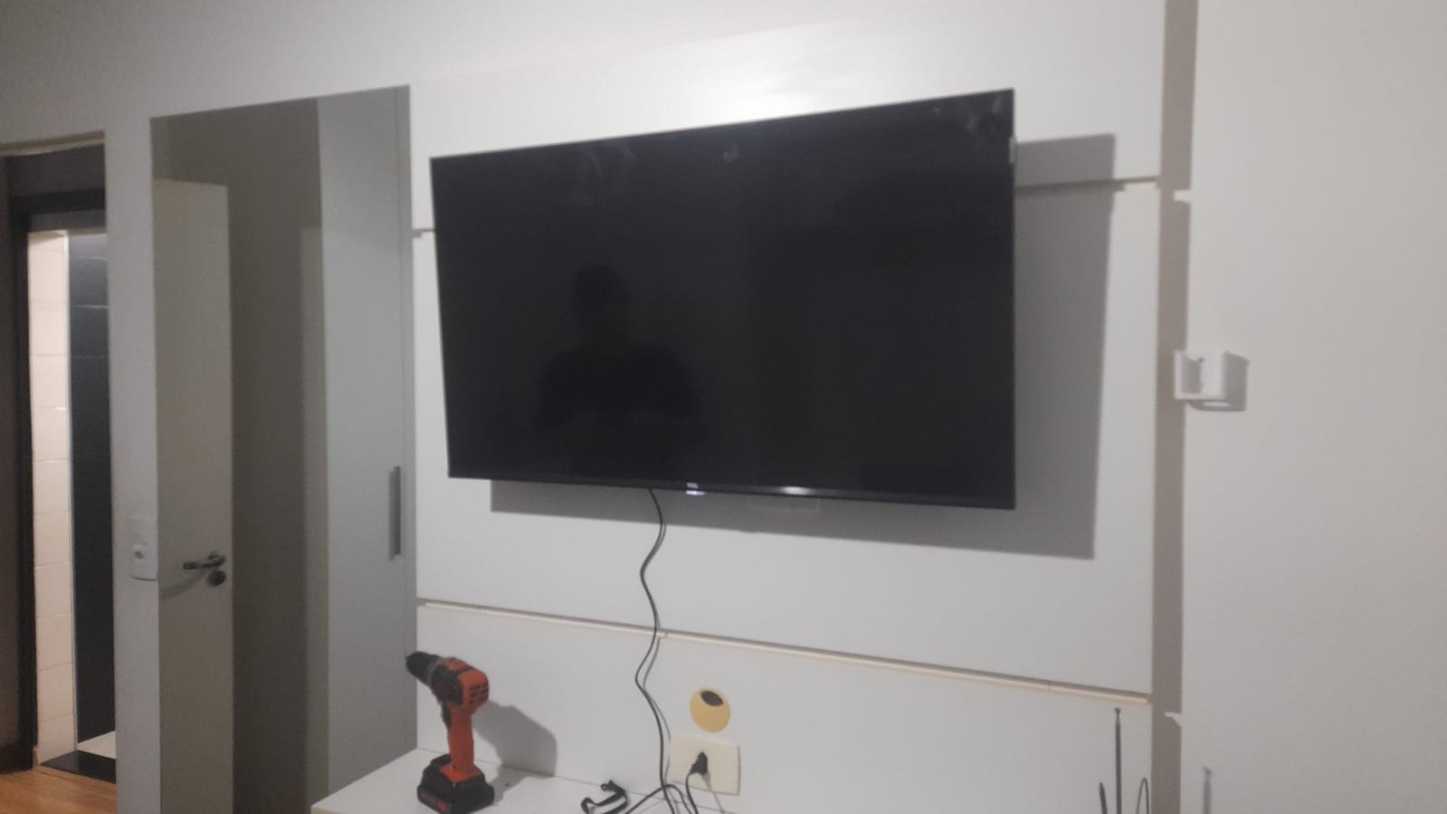 Instalação de TV suporte de parede em Presidente Prudente — RENOVALAR Marido de Aluguel